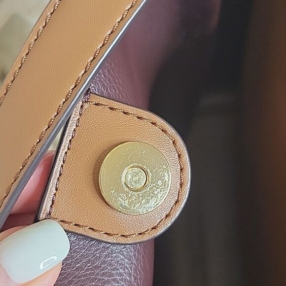 MICHAEL KORS Large Pebble Grained Tote Bag - Picture 13 of 16